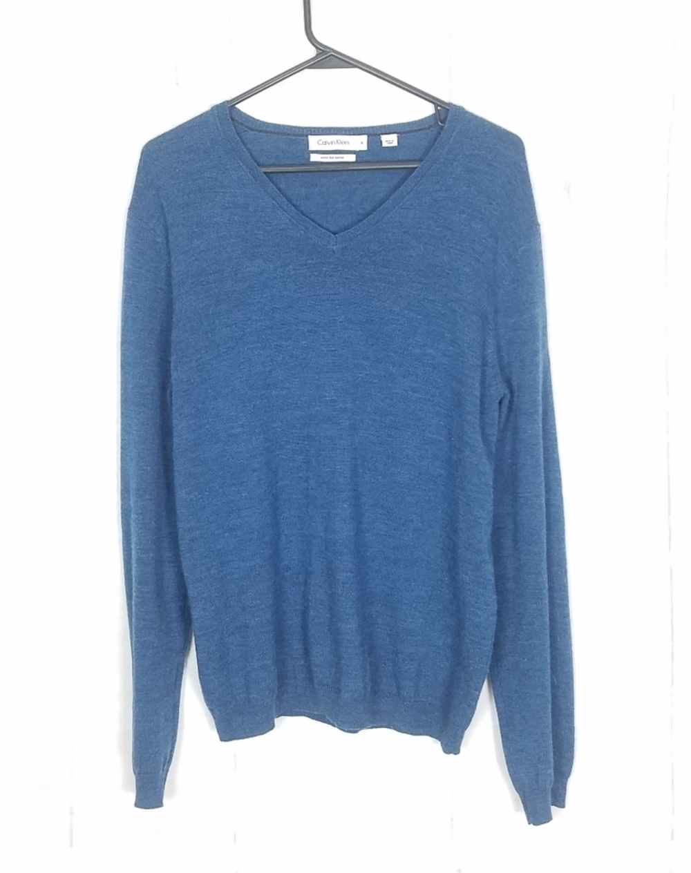 Calvin Klein extra fine merino wool v neck sweater small defect